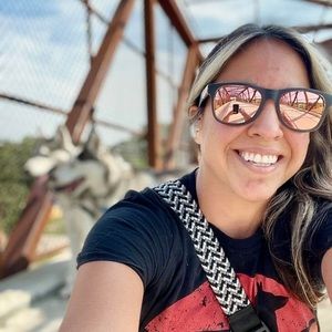 Meet your Posher, Laurie